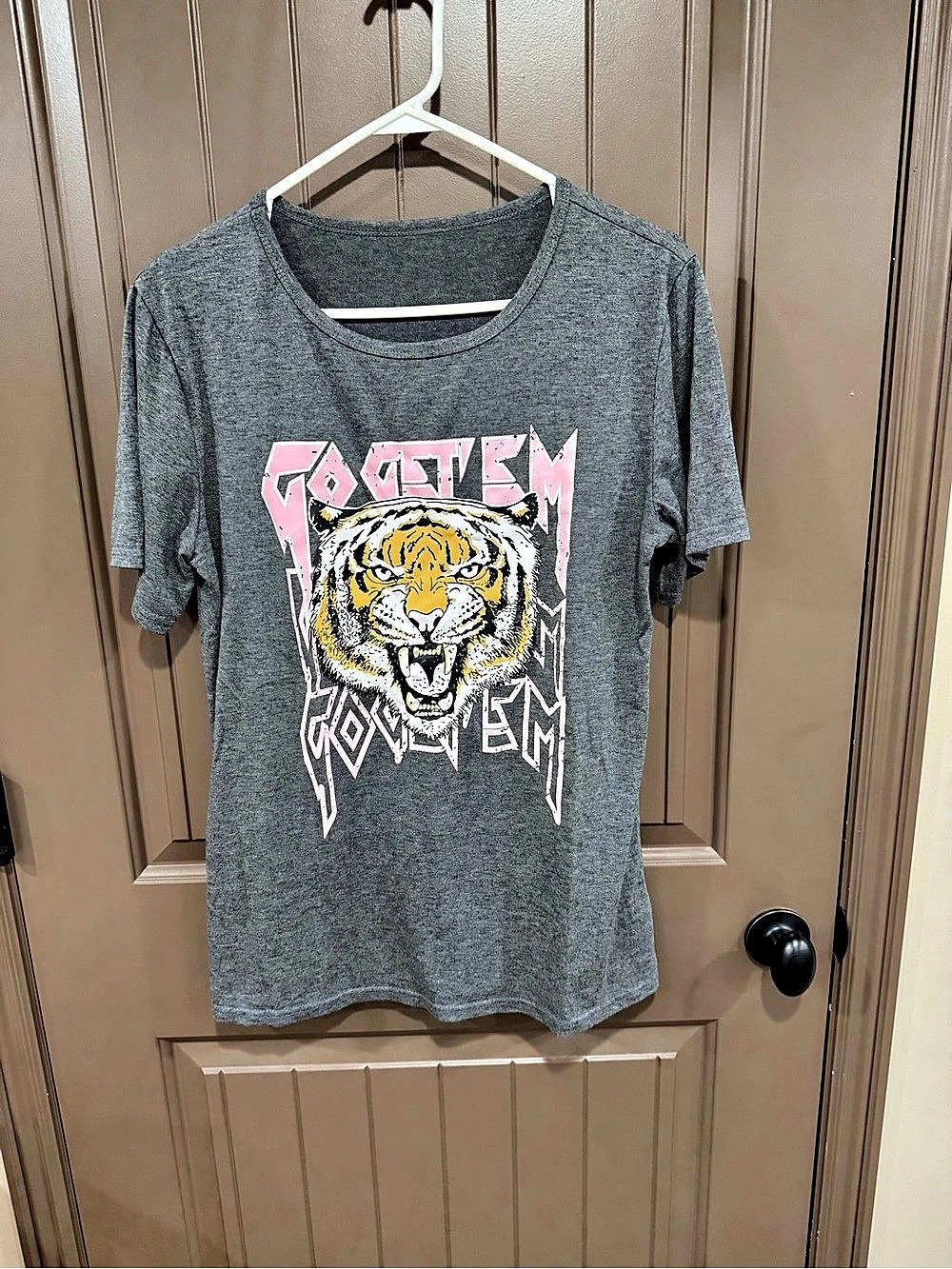 Graphic Tiger T-Shirt Gray & Pink Size Large